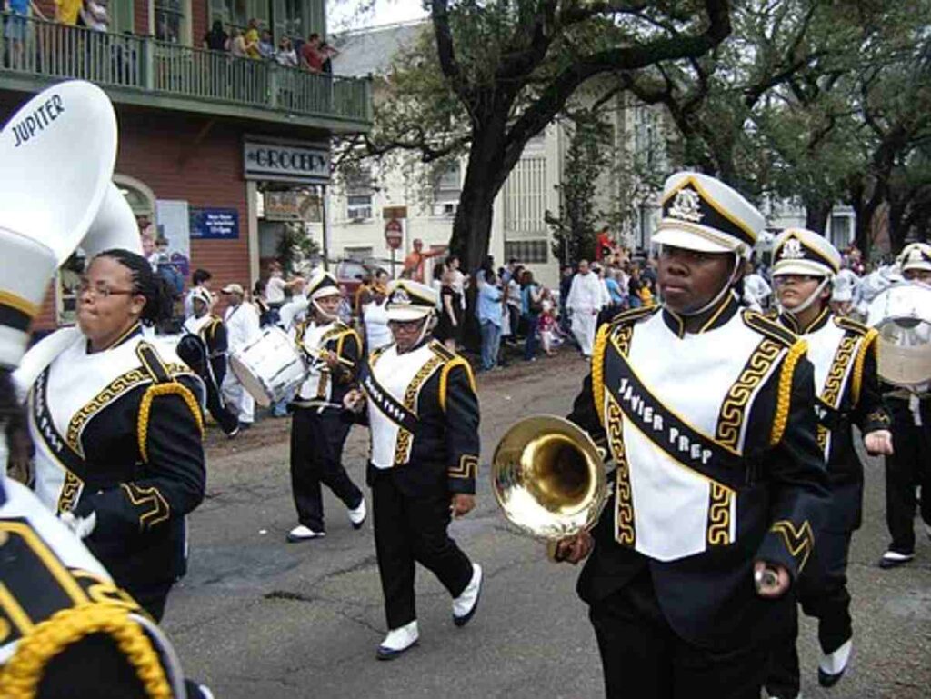 How to Visit Mardi Gras