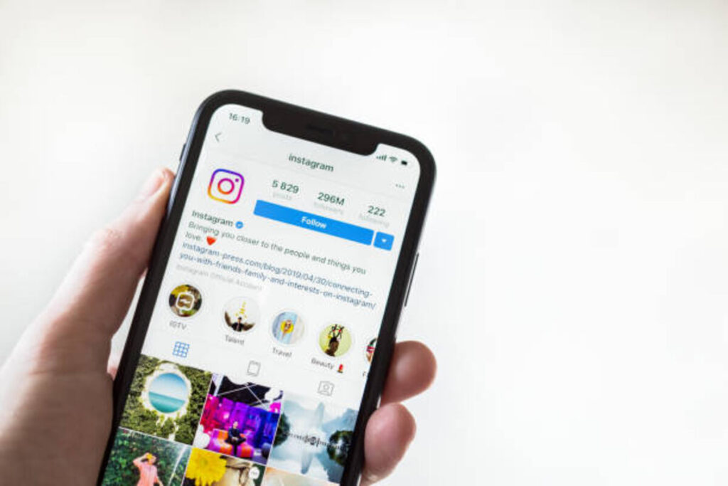 Manage multiple Instagram accounts