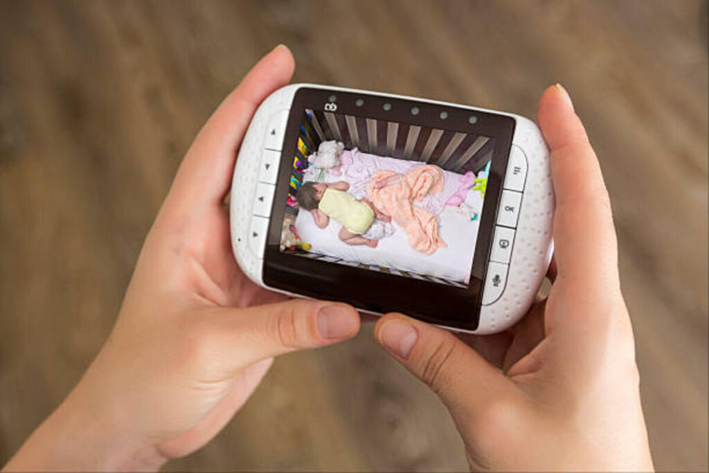 baby monitor with split cameras